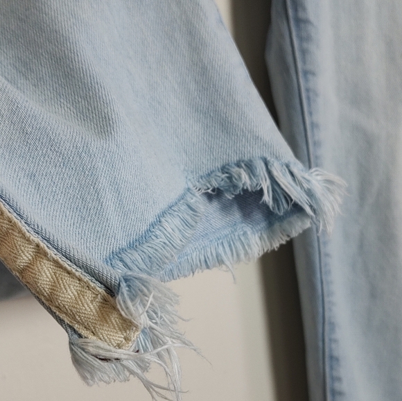 Abercrombie Ames Low Rise Slim Boyfriend Light Blue Distressed Jeans - Picture 5 of 8